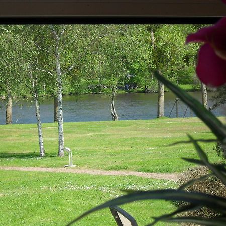 Logis Hotel Val De Vienne Le Vigeant Ngoại thất bức ảnh