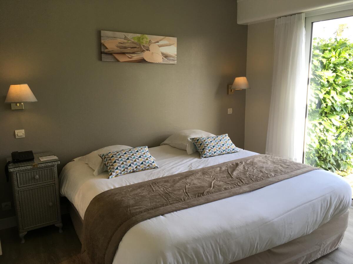Logis Hotel Val De Vienne Le Vigeant Ngoại thất bức ảnh