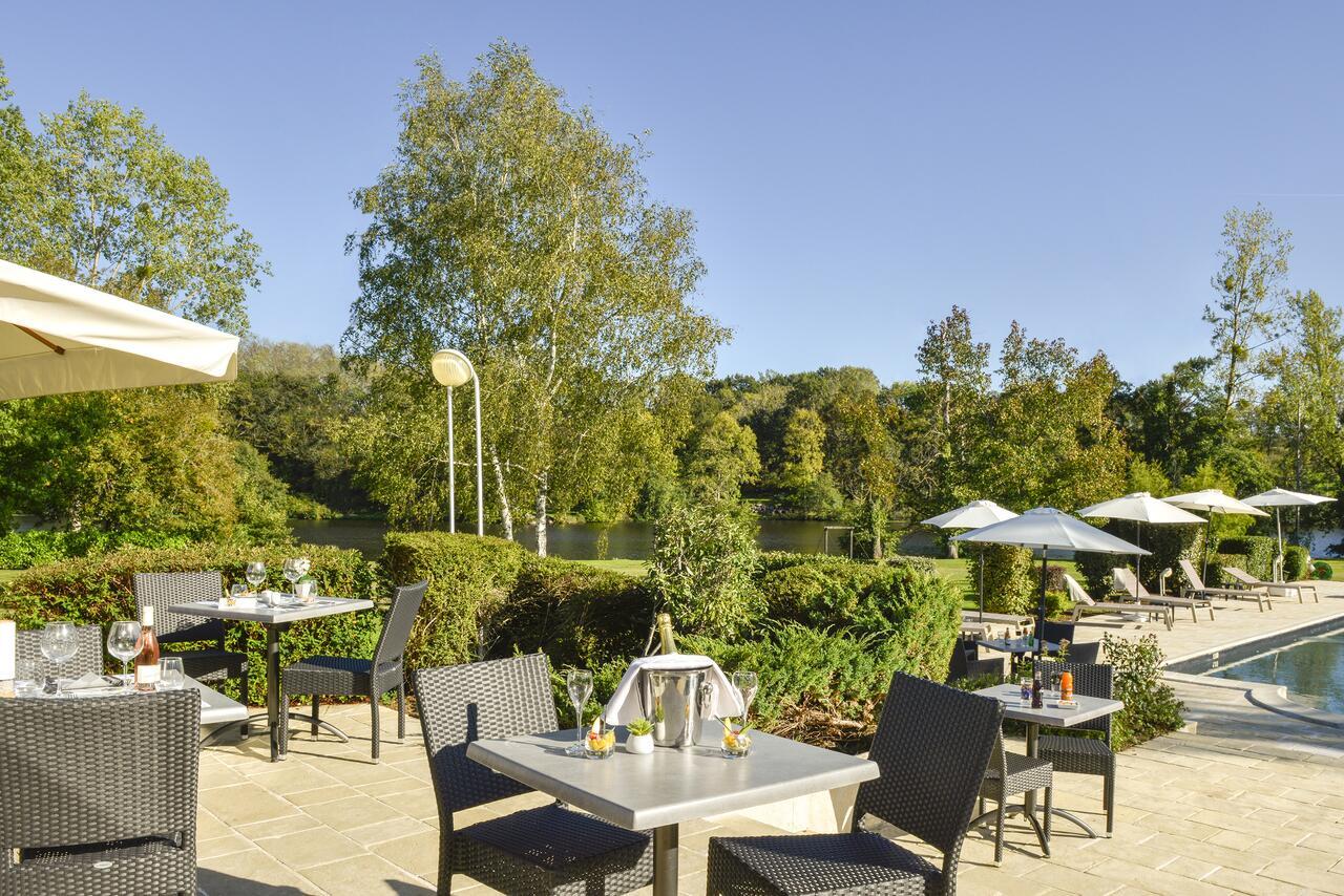 Logis Hotel Val De Vienne Le Vigeant Ngoại thất bức ảnh