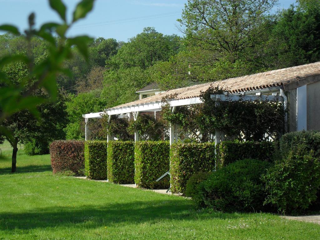 Logis Hotel Val De Vienne Le Vigeant Ngoại thất bức ảnh