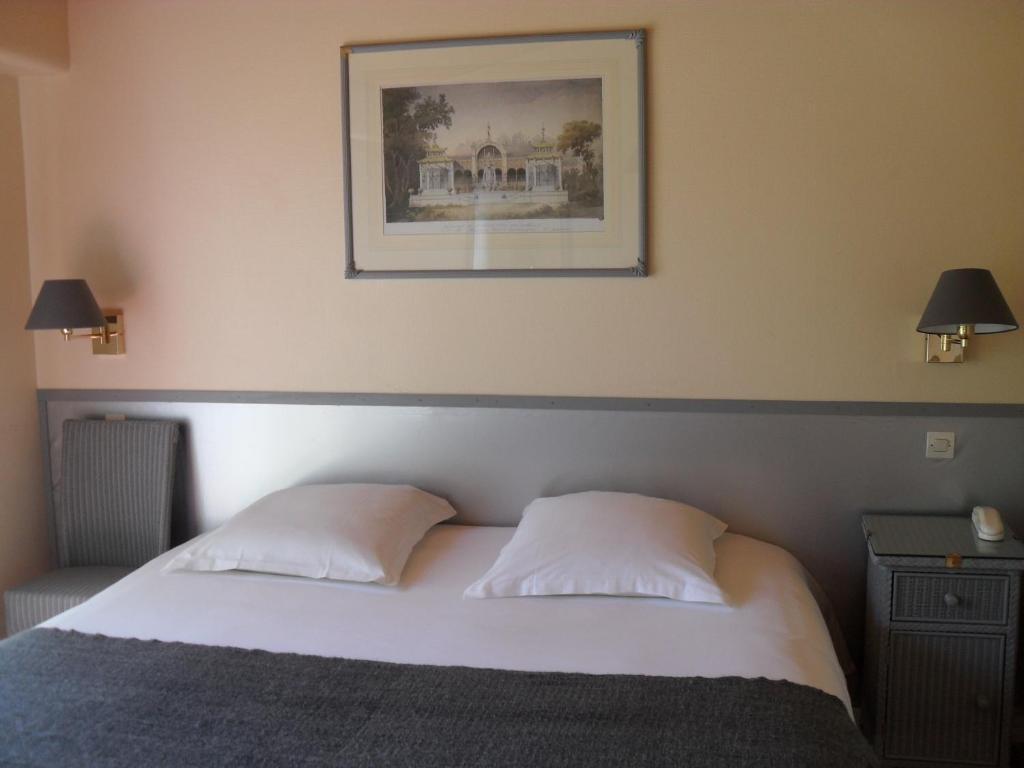 Logis Hotel Val De Vienne Le Vigeant Phòng bức ảnh