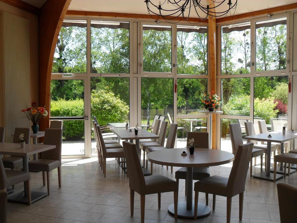 Logis Hotel Val De Vienne Le Vigeant Ngoại thất bức ảnh