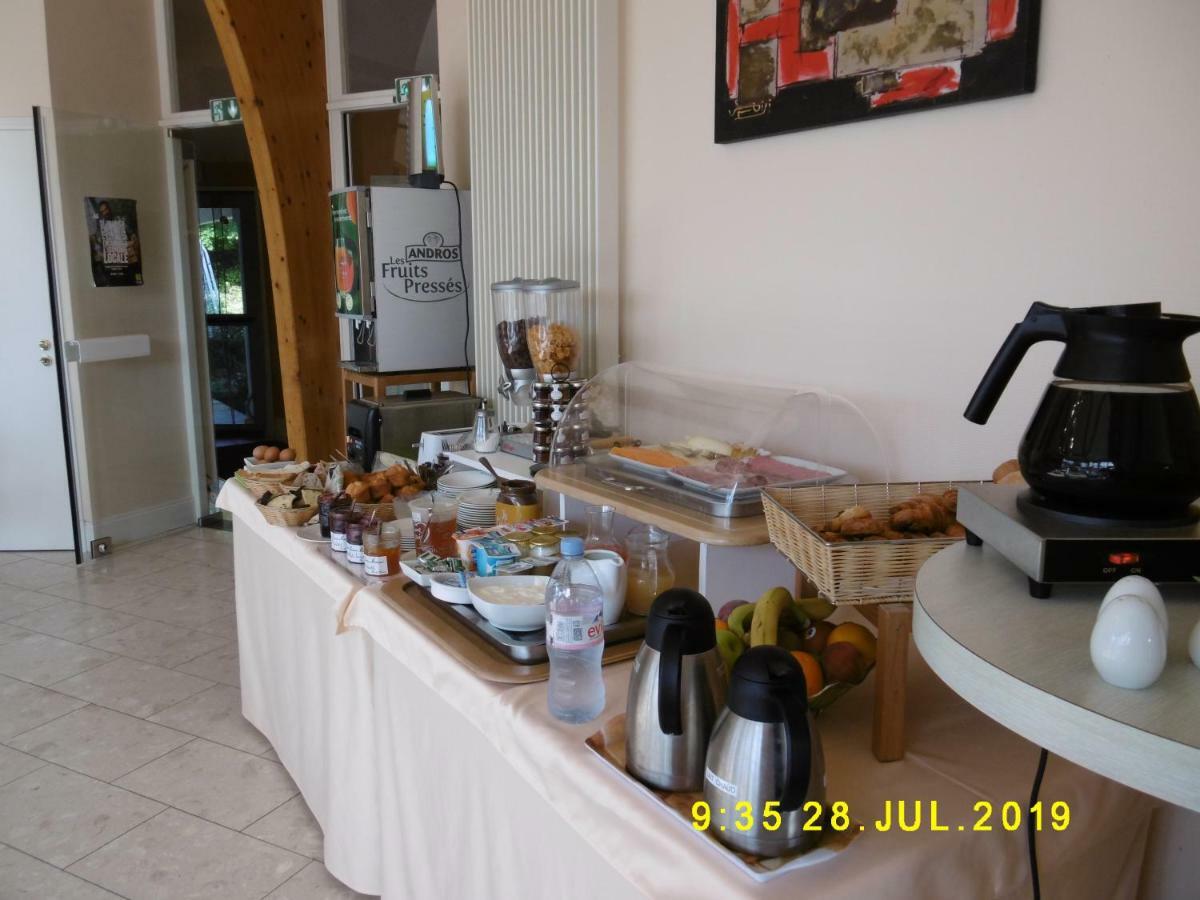Logis Hotel Val De Vienne Le Vigeant Ngoại thất bức ảnh