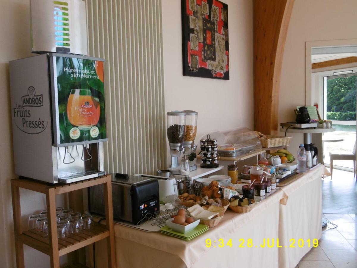 Logis Hotel Val De Vienne Le Vigeant Ngoại thất bức ảnh