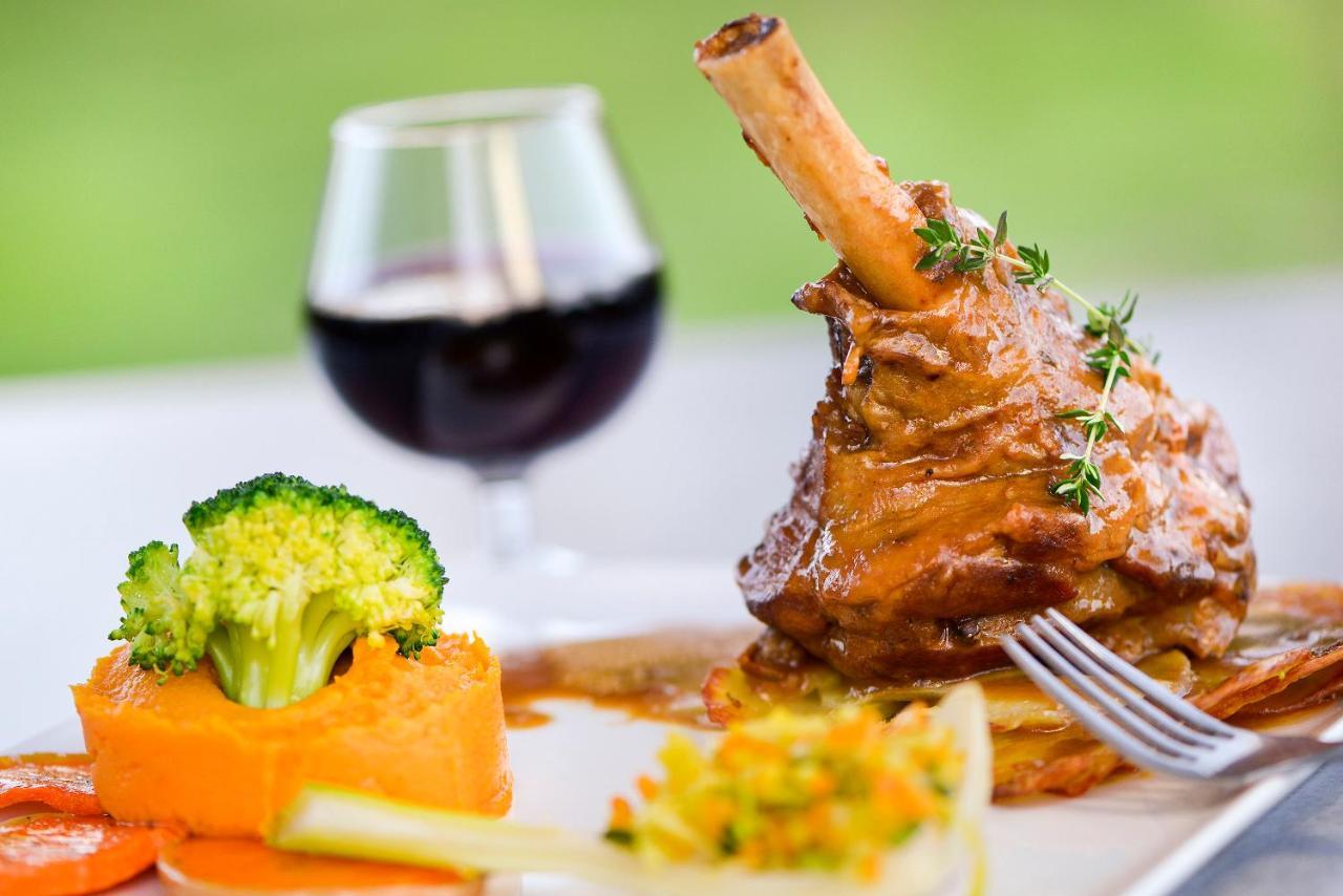 Logis Hotel Val De Vienne Le Vigeant Ngoại thất bức ảnh